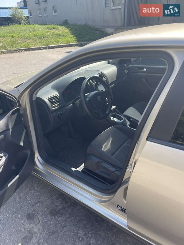 Седан Volkswagen Jetta 2006 в Харькове