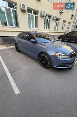 Седан Volkswagen Jetta 2015 в Одесі