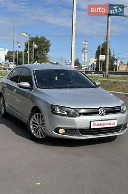 Седан Volkswagen Jetta 2013 в 