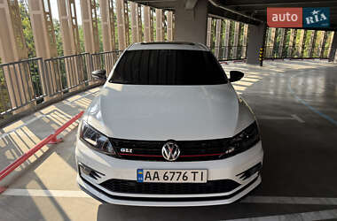 Седан Volkswagen Jetta 2016 в Харкові