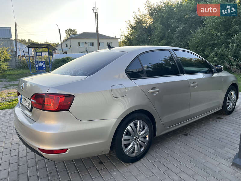 Седан Volkswagen Jetta 2014 в Тетієві