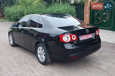 Седан Volkswagen Jetta 2008 в Чернігові