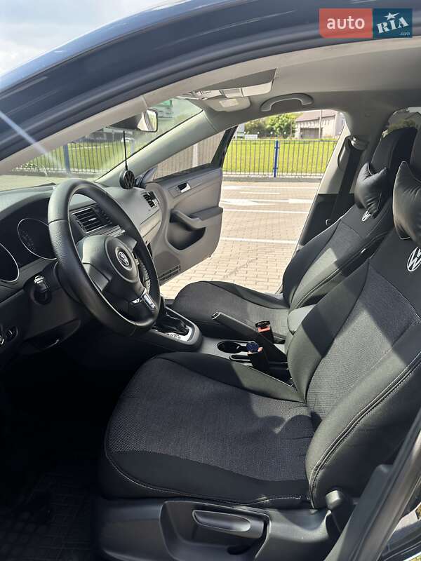 Седан Volkswagen Jetta 2012 в Нововолынске фото 7 Седан Volkswagen Jetta 2012 в Нововолынске