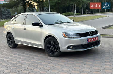 Седан Volkswagen Jetta 2011 в 