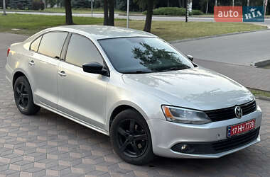 Седан Volkswagen Jetta 2011 в 