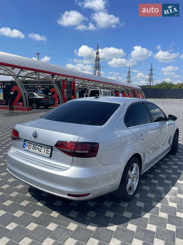 Седан Volkswagen Jetta 2016 в Полтаві