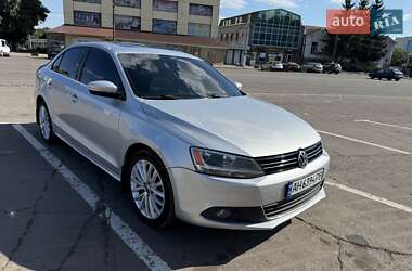 Універсал Volkswagen Jetta 2013 в Богодухіву