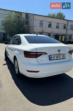 Седан Volkswagen Jetta 2019 в Киеве