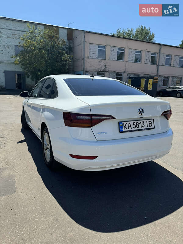 Седан Volkswagen Jetta 2019 в Киеве