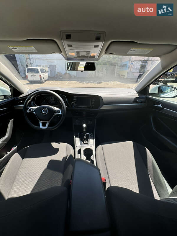 Седан Volkswagen Jetta 2019 в Киеве