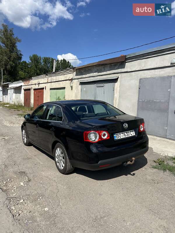 Седан Volkswagen Jetta 2008 в Тернополі