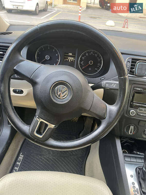 Седан Volkswagen Jetta 2013 в Киеве