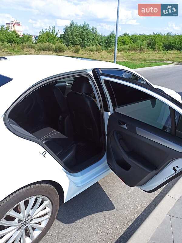 Седан Volkswagen Jetta 2014 в Василькові