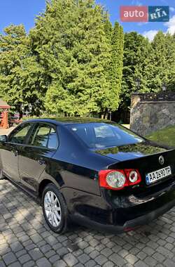 Седан Volkswagen Jetta 2010 в 