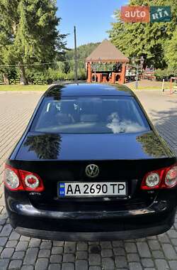 Седан Volkswagen Jetta 2010 в 