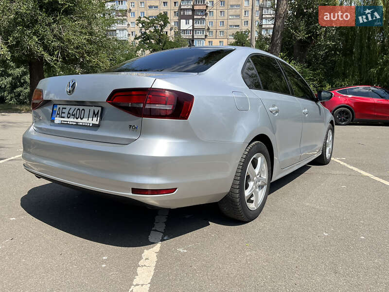 Седан Volkswagen Jetta 2016 в Кривому Розі