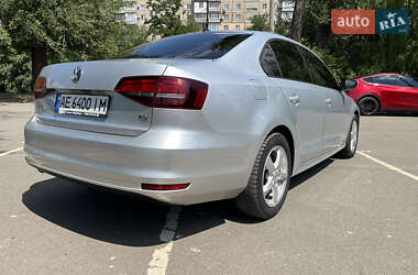 Седан Volkswagen Jetta 2016 в 