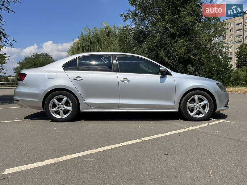 Седан Volkswagen Jetta 2016 в Кривому Розі