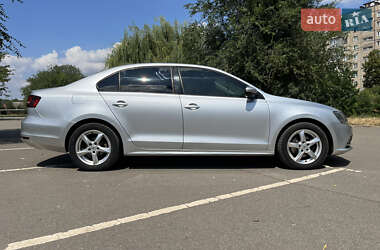Седан Volkswagen Jetta 2016 в 