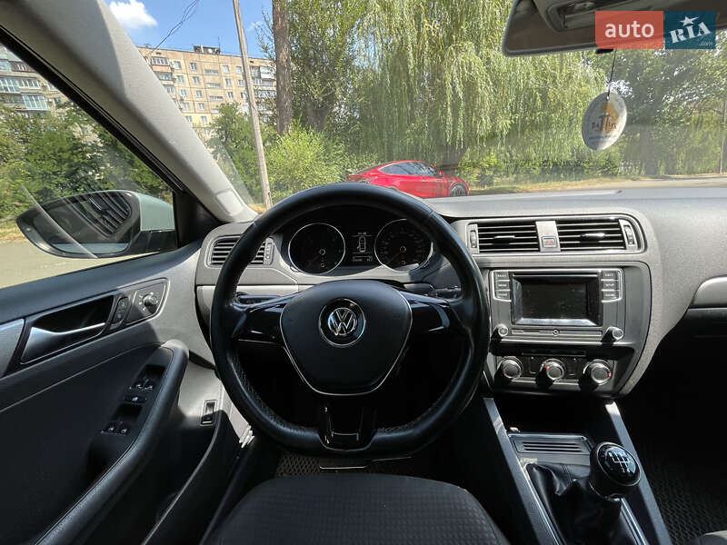 Седан Volkswagen Jetta 2016 в Кривому Розі