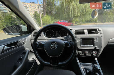 Седан Volkswagen Jetta 2016 в 