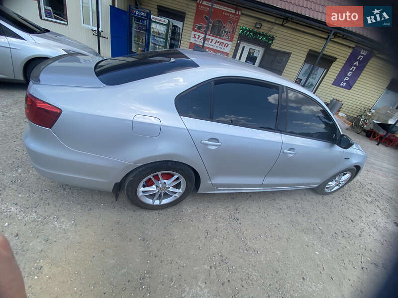 Седан Volkswagen Jetta 2011 в Ширяево