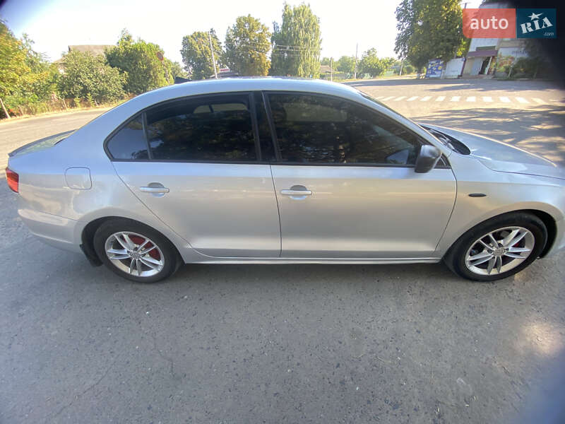 Седан Volkswagen Jetta 2011 в Ширяево