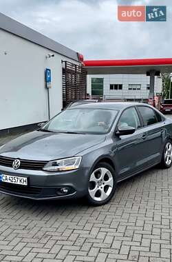 Седан Volkswagen Jetta 2014 в Умані