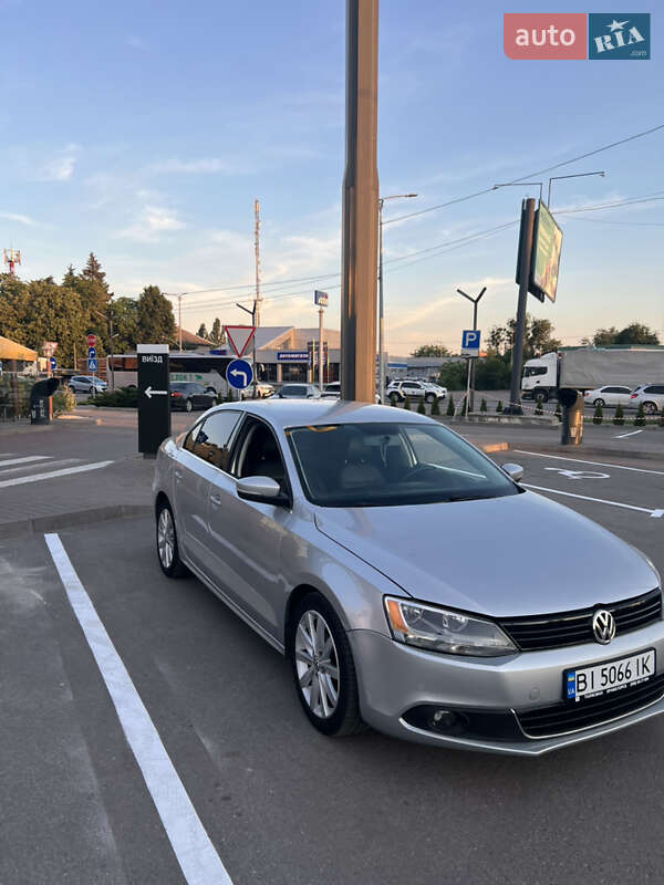 Седан Volkswagen Jetta 2013 в Харькове