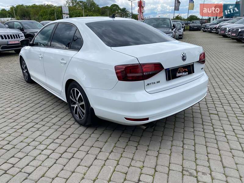 Седан Volkswagen Jetta 2016 в Львове