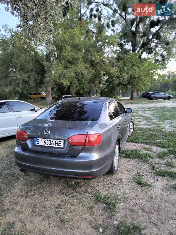 Седан Volkswagen Jetta 2012 в Полтаві