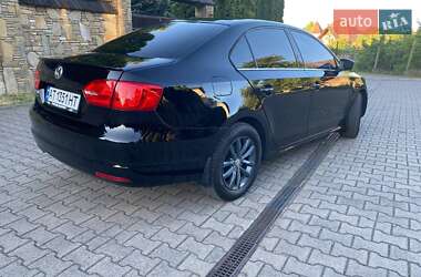 Седан Volkswagen Jetta 2011 в 