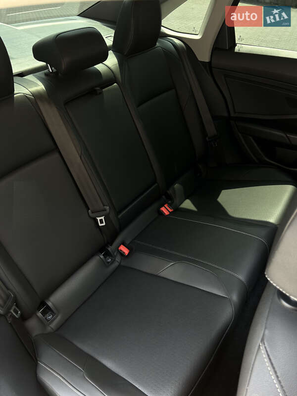 Седан Volkswagen Jetta 2019 в Ужгороді фото 28 Седан Volkswagen Jetta 2019 в Ужгороді