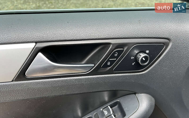Седан Volkswagen Jetta 2012 в Стрые