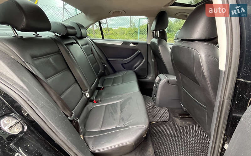 Седан Volkswagen Jetta 2012 в Стрые
