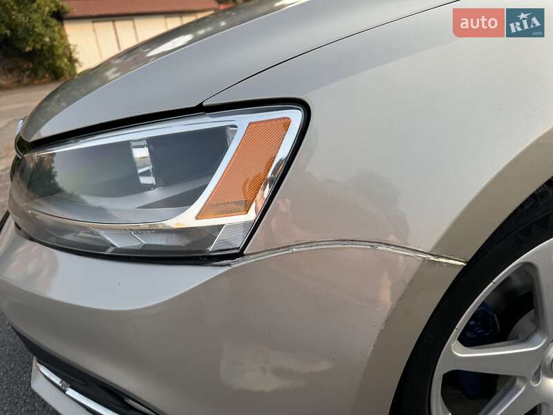 Седан Volkswagen Jetta 2015 в Тульчині