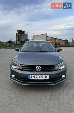 Седан Volkswagen Jetta 2013 в 