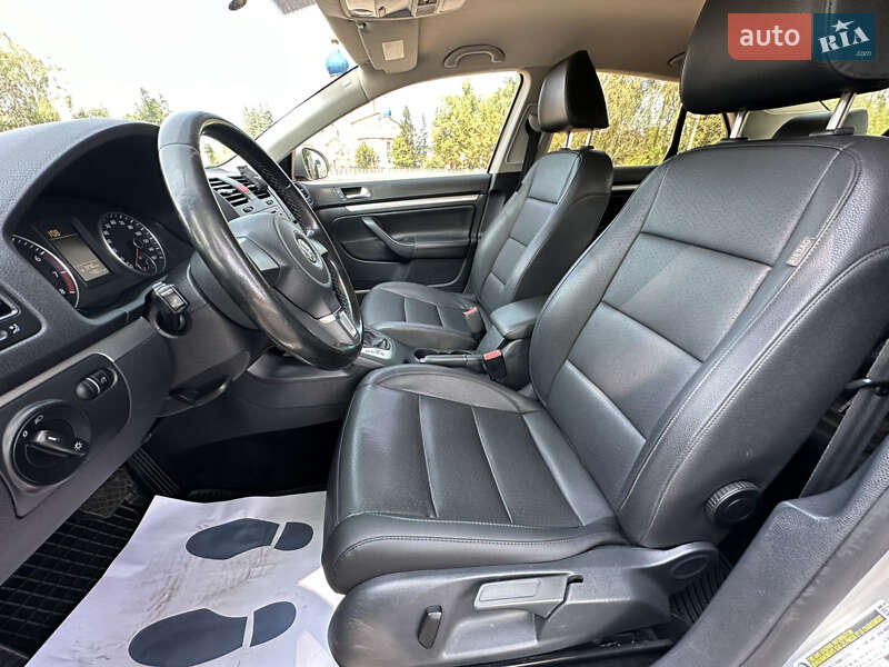 Седан Volkswagen Jetta 2010 в Первомайске