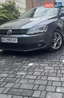 Седан Volkswagen Jetta 2012 в Ужгороді