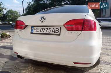 Седан Volkswagen Jetta 2011 в 