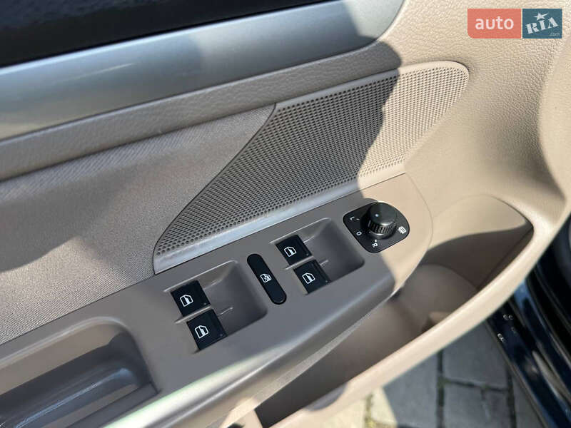 Седан Volkswagen Jetta 2009 в Харкові