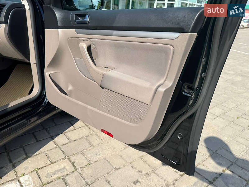 Седан Volkswagen Jetta 2009 в Харкові