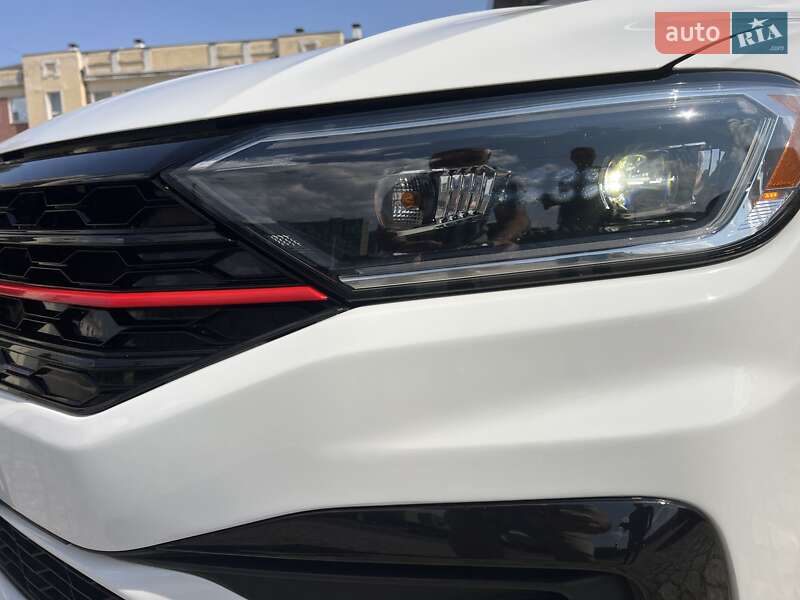Седан Volkswagen Jetta 2019 в Днепре