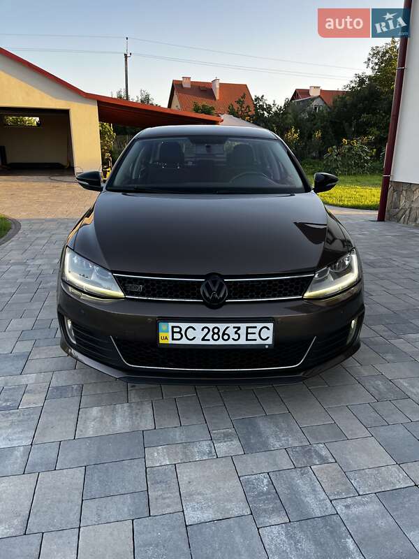 Седан Volkswagen Jetta 2013 в 