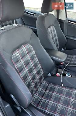 Седан Volkswagen Jetta 2013 в 