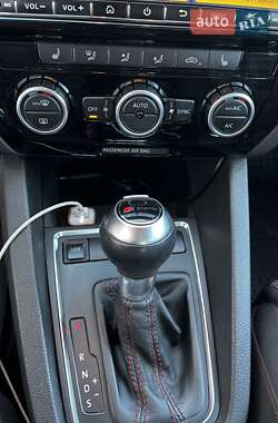 Седан Volkswagen Jetta 2013 в 
