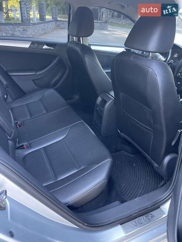 Седан Volkswagen Jetta 2013 в Киеве фото 16 Седан Volkswagen Jetta 2013 в Киеве
