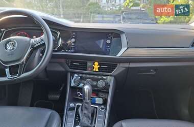 Седан Volkswagen Jetta 2018 в 