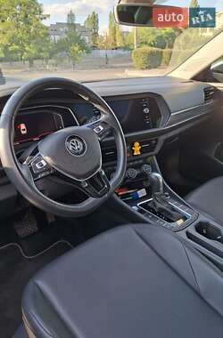 Седан Volkswagen Jetta 2018 в 