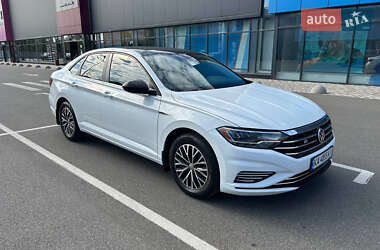 Седан Volkswagen Jetta 2019 в Киеве